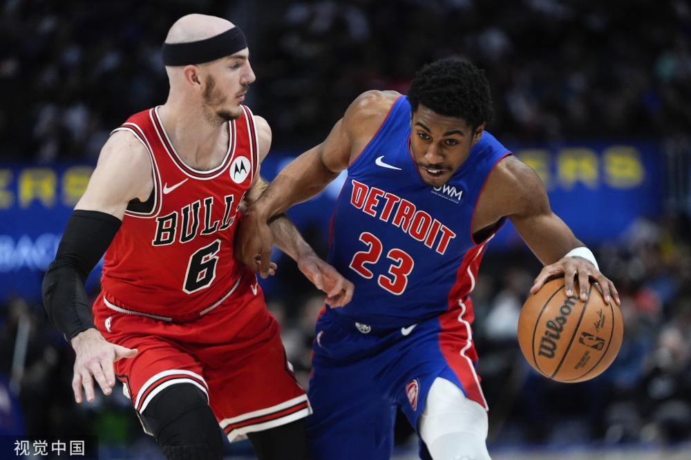 现出了主场 现出了主场